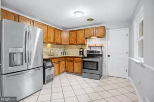 8901 Lagrange St, Lorton, VA 22079 - Photo 31