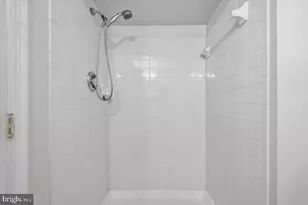 5718 Croatan Ct, Centreville, VA 20120 - Photo 17