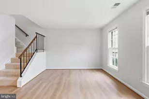 8013 Dayspring Ct, Springfield, VA 22153 - Photo 7