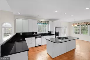 2617 Sledding Hill Rd, Oakton, VA 22124 - Photo 9