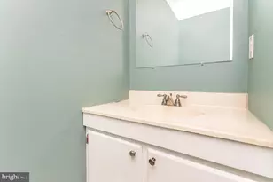 3210 Gemstone Ct, Oakton, VA 22124 - Photo 9