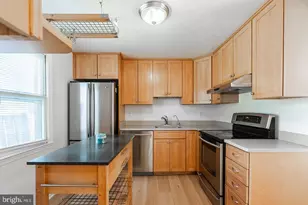 3048 Silent Valley Dr, Fairfax, VA 22031 - Photo 13