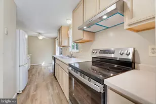 8467 Magic Tree Ct, Springfield, VA 22153 - Photo 13