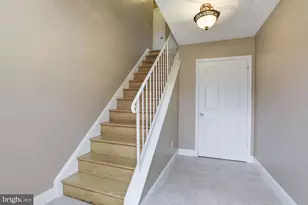 1040 Warbler, McLean, VA 22101 - Photo 5