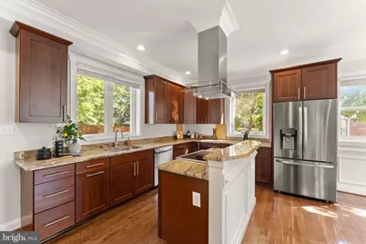 7406 Valleycrest Boulevard, Annandale, VA 22003 - Photo 11