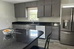 11104 Beach Mill Rd, Great Falls, VA 22066 - Photo 7