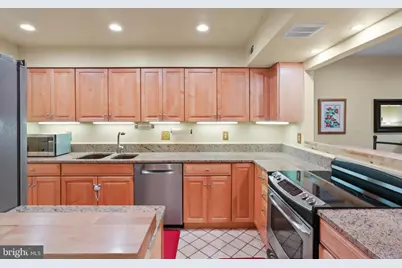 1024 Moorefield Hill Place SW, Vienna, VA 22180 - Photo 11