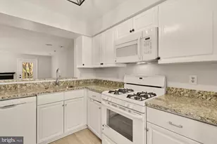 7553 Chrisland Cove, Falls Church, VA 22042 - Photo 7