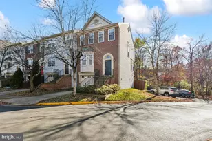 5835 Stream Pond Ct, Centreville, VA 20120 - Photo 3