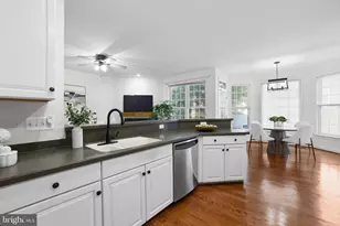 5607 Lierman Cir, Centreville, VA 20120 - Photo 17
