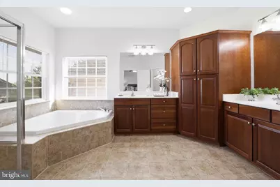 5607 Lierman Circle, Centreville, VA 20120 - Photo 33