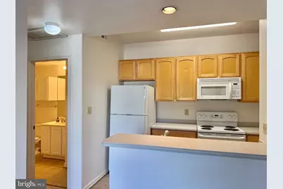 12155 Penderview Terrace #821, Fairfax, VA 22033 - Photo 9