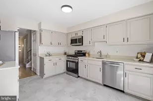 7831 Ashley Glen Rd, Annandale, VA 22003 - Photo 21
