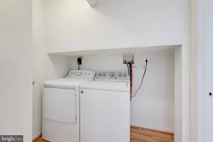 10305 Bridgetown Pl, Burke, VA 22015 - Photo 25