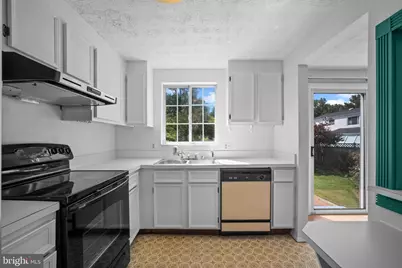 9715 Water Oak Drive, Fairfax, VA 22031 - Photo 13