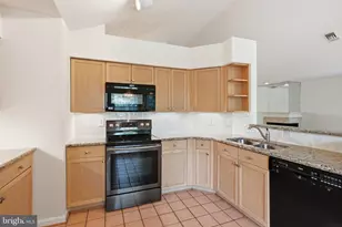 5629 Willoughby Newton Dr, Centreville, VA 20120 - Photo 11