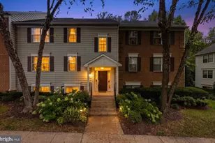 12010 Golf Ridge Ct, Fairfax, VA 22033 - Photo 5