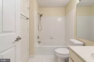 12010 Golf Ridge Ct, Fairfax, VA 22033 - Photo 23