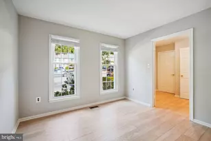 8021 Bethelen Woods Ln, Springfield, VA 22153 - Photo 7