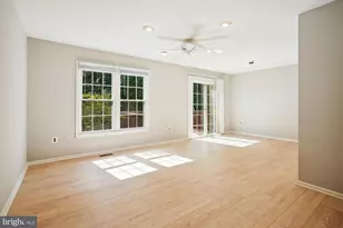 8021 Bethelen Woods Ln, Springfield, VA 22153 - Photo 11
