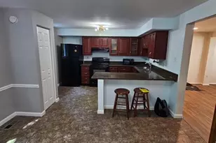 8135 Loving Forest Ct, Springfield, VA 22153 - Photo 5