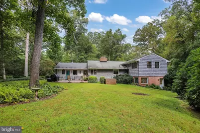 1075 Manning Street, Great Falls, VA 22066 - Photo 3