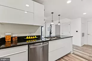 2451 Midtown Ave, Alexandria, VA 22303 - Photo 11