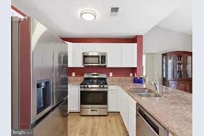11565 Cavalier Landing Court #401, Fairfax, VA 22030 - Photo 3