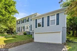 8000 Sandburg Ct, Dunn Loring, VA 22027 - Photo 1