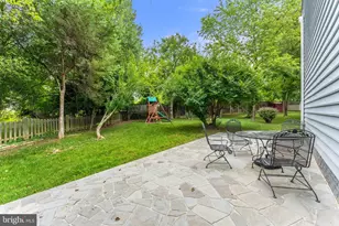 8000 Sandburg Ct, Dunn Loring, VA 22027 - Photo 9