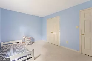 8000 Sandburg Ct, Dunn Loring, VA 22027 - Photo 5