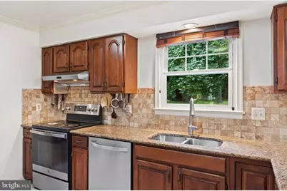 8000 Sandburg Court, Dunn Loring, VA 22027 - Photo 23