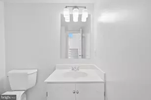 10851 Oak Green Ct, Burke, VA 22015 - Photo 17