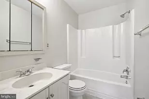 10851 Oak Green Ct, Burke, VA 22015 - Photo 27