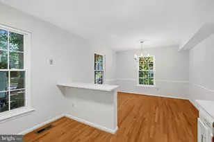 10851 Oak Green Ct, Burke, VA 22015 - Photo 15