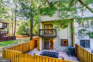 2246 White Cornus Ln, Reston, VA 20191 - Photo 3