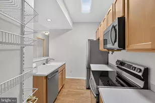 12160 Penderview Ln, Fairfax, VA 22033 - Photo 19