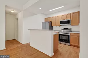 12160 Penderview Ln, Fairfax, VA 22033 - Photo 7