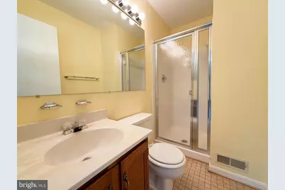 5406 New London Drive, Fairfax, VA 22032 - Photo 9