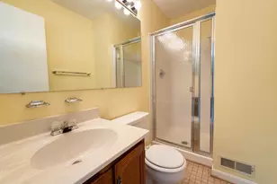 5406 New London Park Dr, Fairfax, VA 22032 - Photo 9
