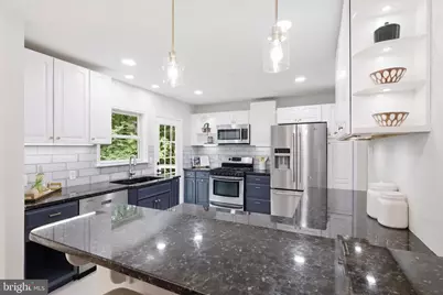 7113 Hadlow Court, Springfield, VA 22152 - Photo 9