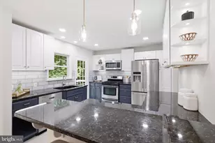 7113 Hadlow Ct, Springfield, VA 22152 - Photo 9