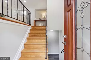 7113 Hadlow Ct, Springfield, VA 22152 - Photo 3