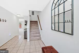 5185 Ballycastle Cir, Alexandria, VA 22315 - Photo 3