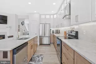 5185 Ballycastle Cir, Alexandria, VA 22315 - Photo 17