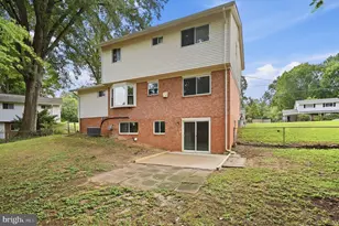 8608 Parliament Dr, Springfield, VA 22151 - Photo 5