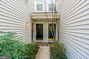 13034 Cabin Creek Rd, Herndon, VA 20171 - Photo 3