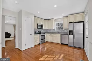 5851 Waterdale, Centreville, VA 20121 - Photo 11