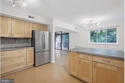 1657 Parkcrest Circle #201, Reston, VA 20190 - Photo 3