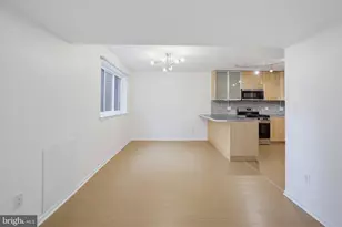 1657 Parkcrest Cir, Reston, VA 20190 - Photo 13